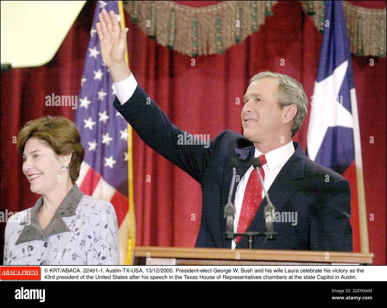 NO FILM, NO VIDEO, NO TV, NO DOCUMENTARY - © KRT/ABACA. 22491-1. Austin-TX-USA, 13/12/2000. President-elect George W. Bush and his wife Laura celebrate his victory as the 43rd president of the United States after his speech in the Texas House of Representatives chambers at the state Capitol in Aus Stock Photo
