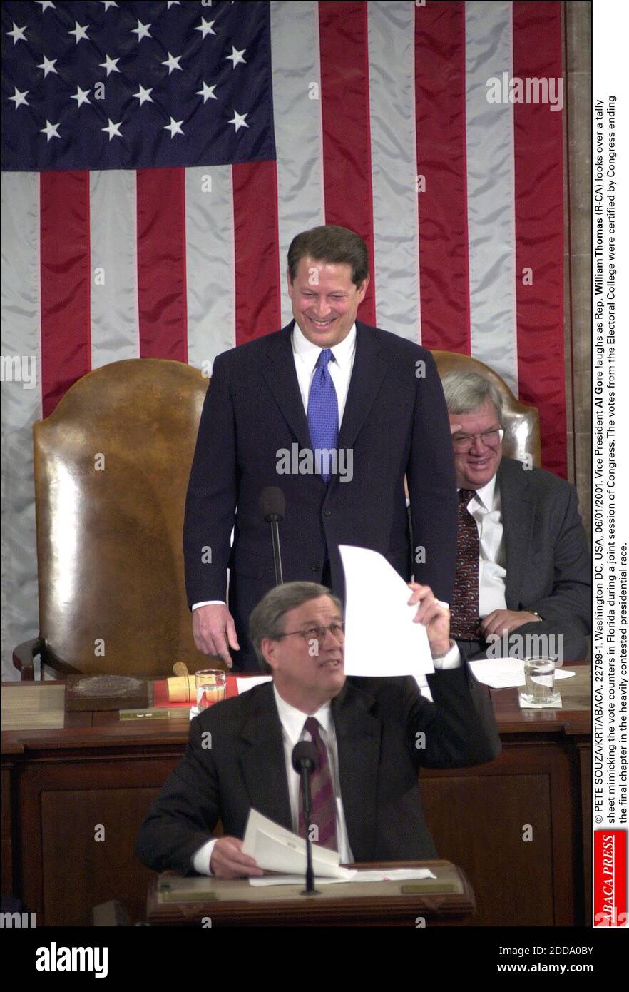 NO FILM, NO VIDEO, NO TV, NO DOCUMENTARY - © PETE SOUZA/KRT/ABACA. 22799-1. Washington DC, USA, 06/01/2001. Vice President Al Gore laughs as Rep. William Thomas (R-CA) looks over a tally sheet mimicking the vote counters in Florida during a joint session of Congress. The votes from the Electoral C Stock Photo