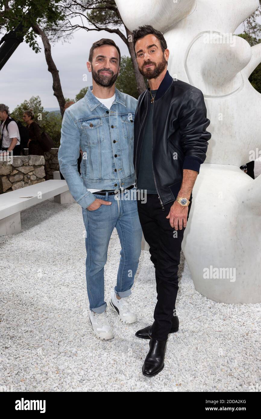 Justin Theroux poses with Nicolas Ghesquiere after the Louis Vuitton Cruise  Collection fashion show, held at the Fondation Maeght in  Saint-Paul-de-Vence, south of France, on May 28, 2018. Photo by Marco  Piovanotto/ABACAPRESS.COM