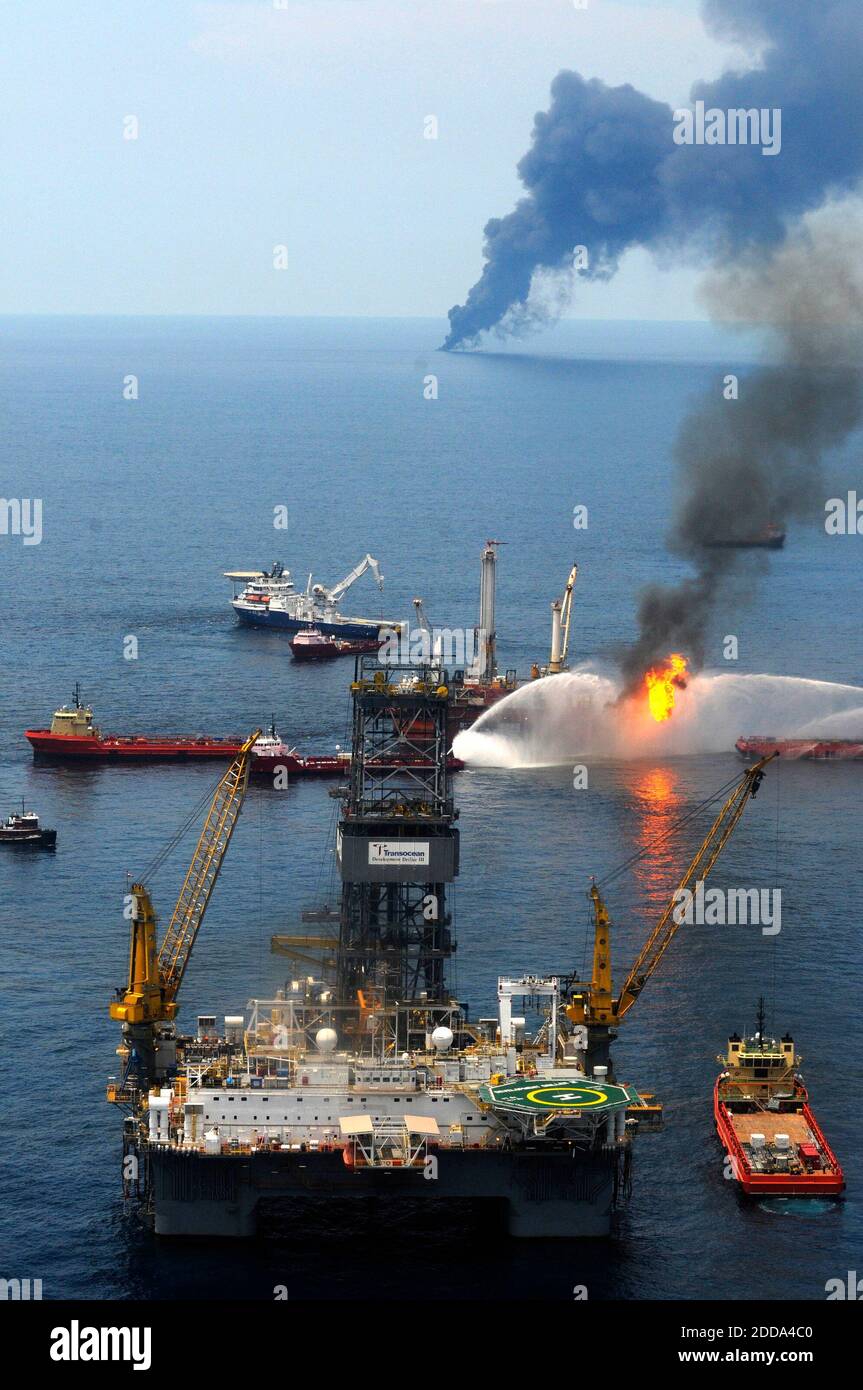 Deepwater horizon oil rig gulf of mexico hi-res stock photography and ...