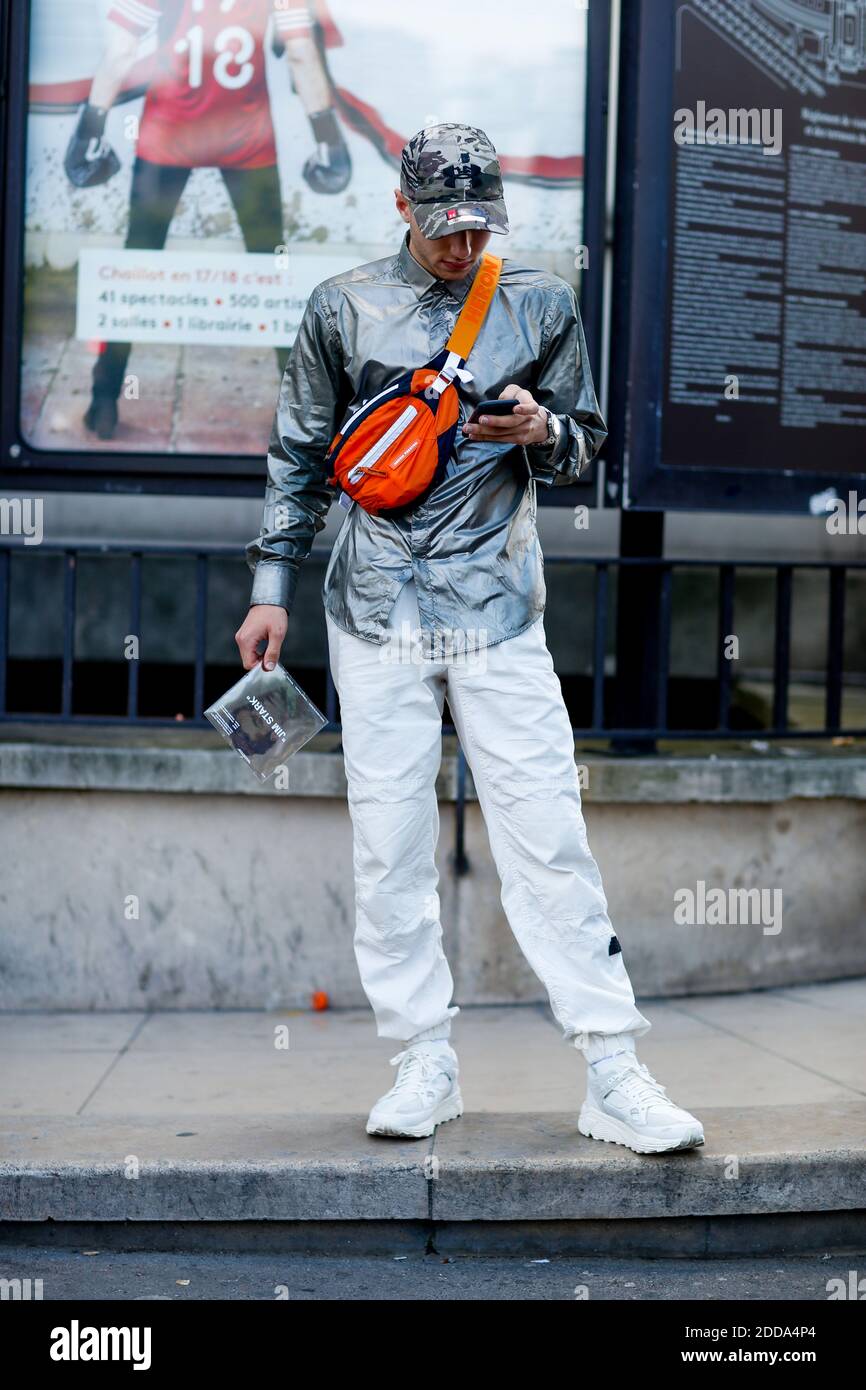 Street style, arriving at Off White Spring-Summer 2019 menswear show held at Palais de Chaillot, in Paris, France, on June 20th, 2018. Photo by Marie-Paola Bertrand-Hillion/ABACAPRESS.COM Stock Photo