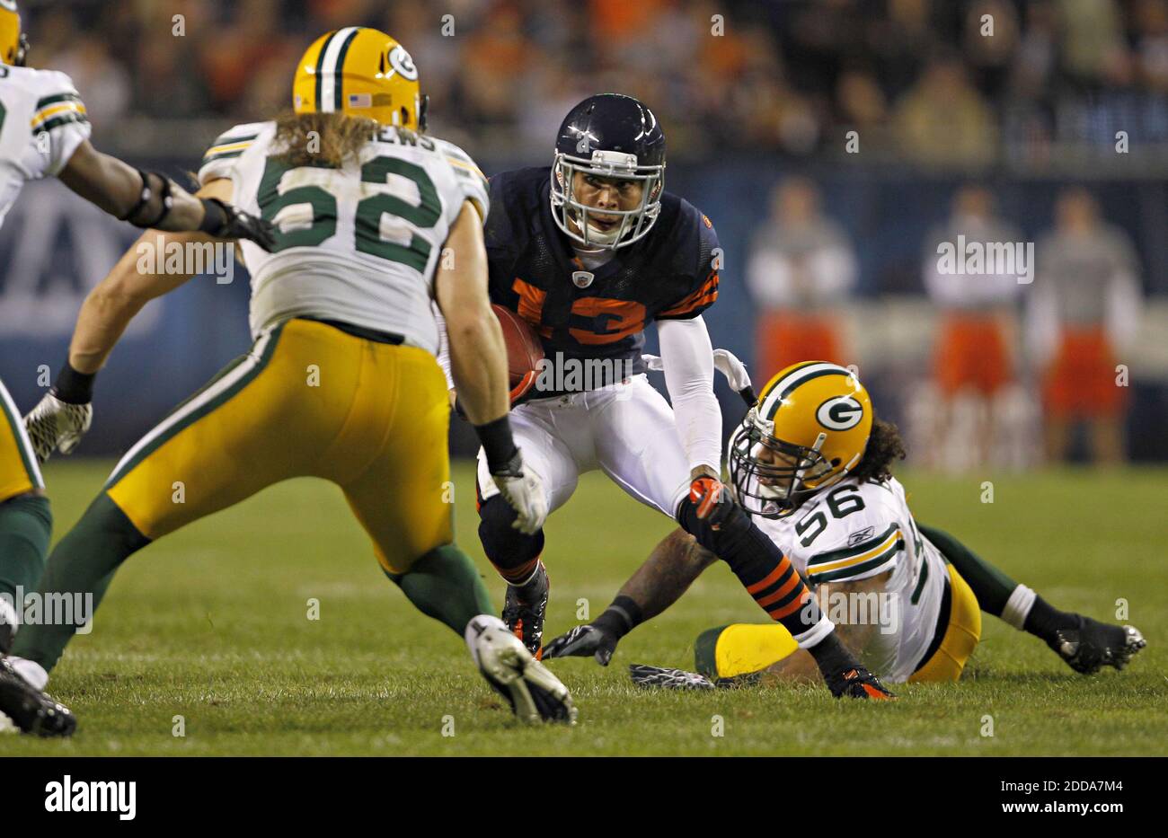 Kick returner Johnny Knox of the Chicago Bears waves to the crowd News  Photo - Getty Images