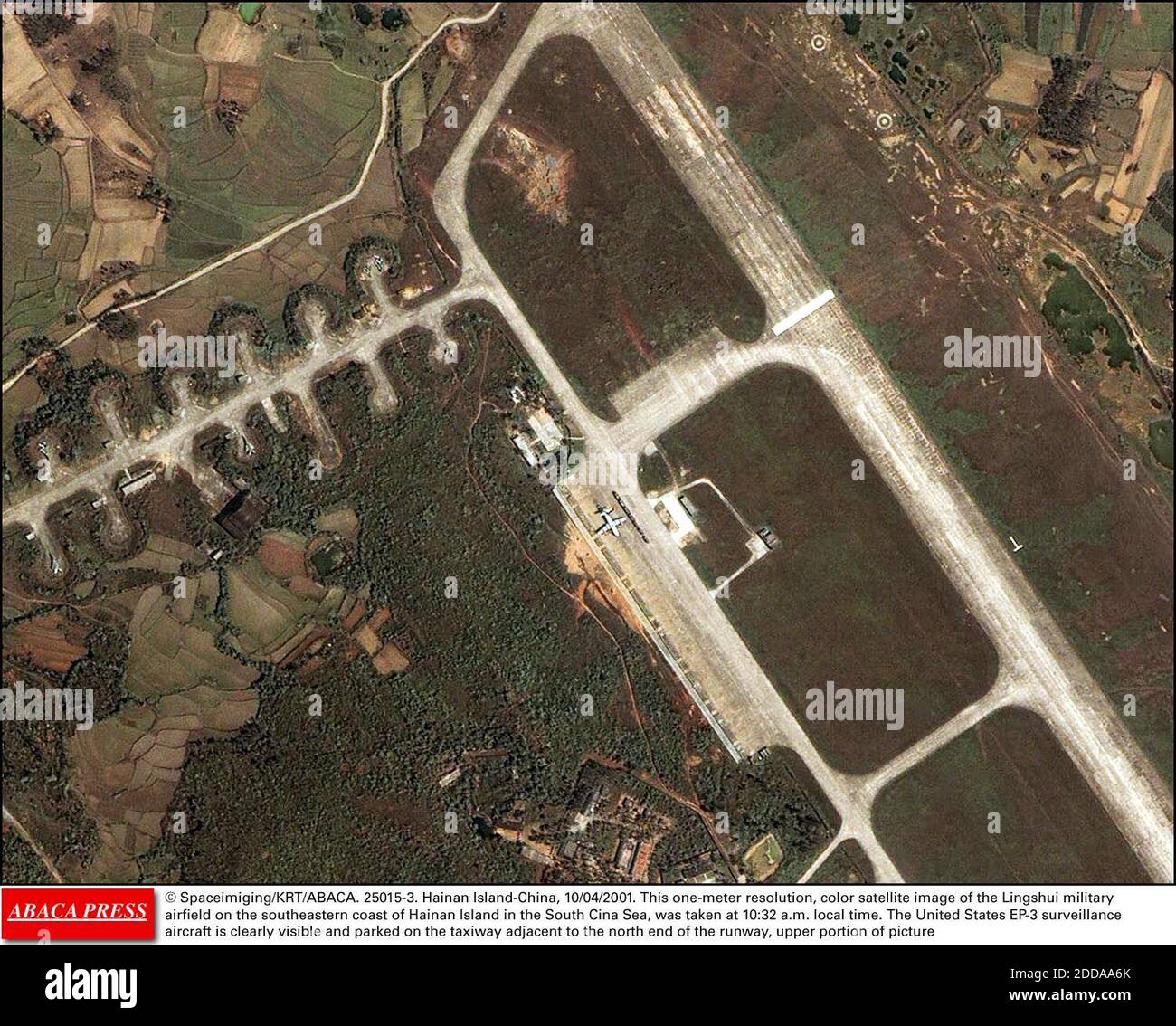 NO FILM, NO VIDEO, NO TV, NO DOCUMENTARY - © Spaceimiging/KRT/ABACA. 25015-3. Hainan Island-China, 10/04/2001. This one-meter resolution, color satellite image of the Lingshui military airfield on the southeastern coast of Hainan Island in the South Cina Sea, was taken at 10:32 a.m. local time. Th Stock Photo
