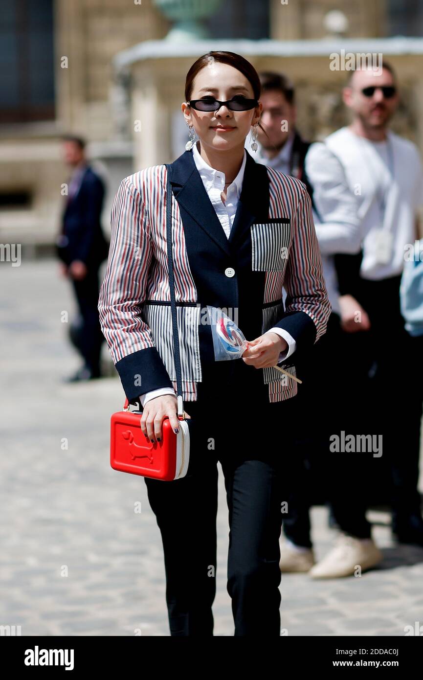Street style, Sandara Park arriving at Thom Browne Spring-Summer 2019 menswear show held at Palais des Beaux Arts, in Paris, France, on June 23rd, 2018. Photo by Marie-Paola Bertrand-Hillion/ABACAPRESS.COM Stock Photo