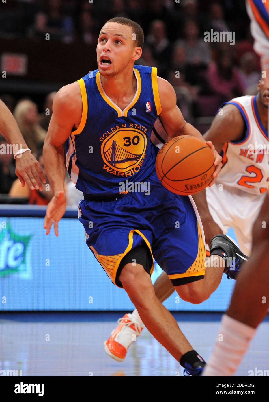 NO FILM, NO VIDEO, NO TV, NO DOCUMENTARY - Golden State Warriors' Stephen  Curry drives to the basket in the second half during the NBA Basketball  match, New York Knicks vs Golden