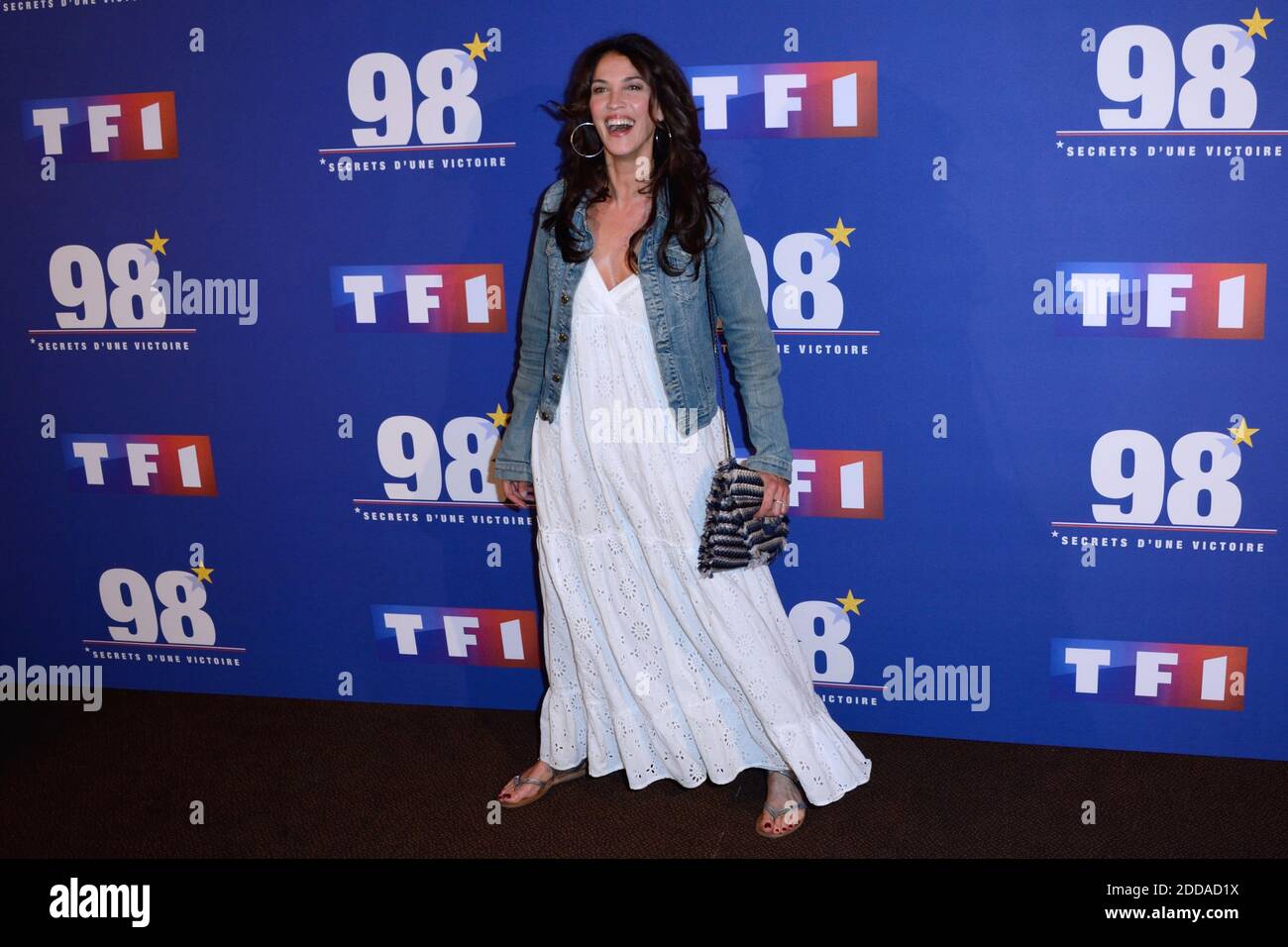 Linda Hardy assiste a la Premiere du film Secrets d'Une Victoire au