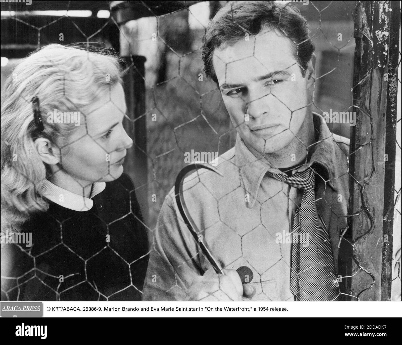 NO FILM, NO VIDEO, NO TV, NO DOCUMENTARY - © KRT/ABACA. 25386-9. Marlon Brando and Eva Marie Saint star in On the Waterfront, a 1954 release. Stock Photo