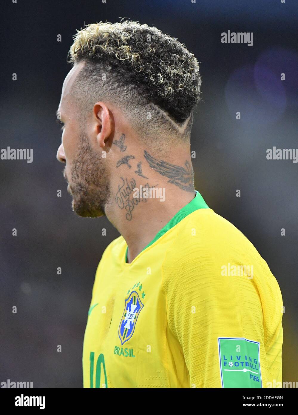 テレビ Neymar 2014Panini Prizm FIFA World Cup Soccer レギュラー 112