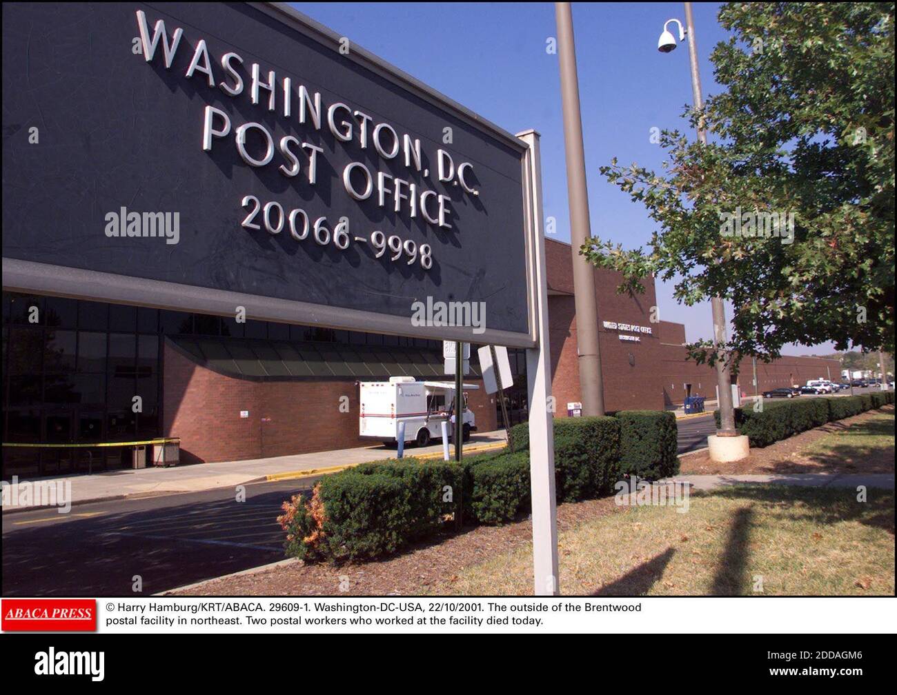 NO FILM, NO VIDEO, NO TV, NO DOCUMENTARY - © Harry Hamburg/KRT/ABACA. 29609-1. Washington-DC-USA, 22/10/2001. The outside of the Brentwood postal facility in northeast. Two postal workers who worked at the facility died today. Stock Photo