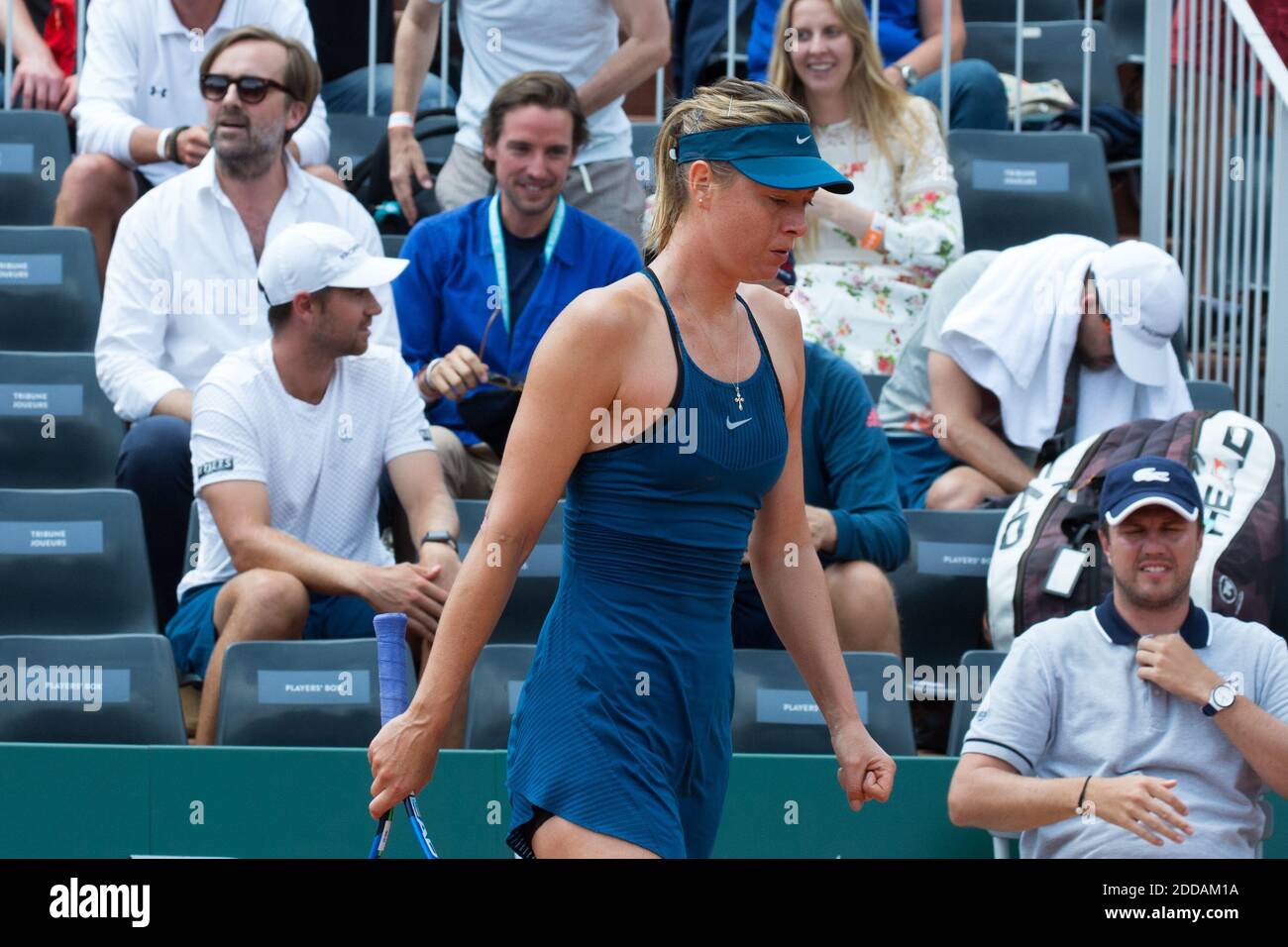 Maria Sharapova s Boyfriend Mr Alexander Gilkes In Action French Tennis maria-sharapova-s-boyfriend-mr-alexander-gilkes-in-action-french-tennis