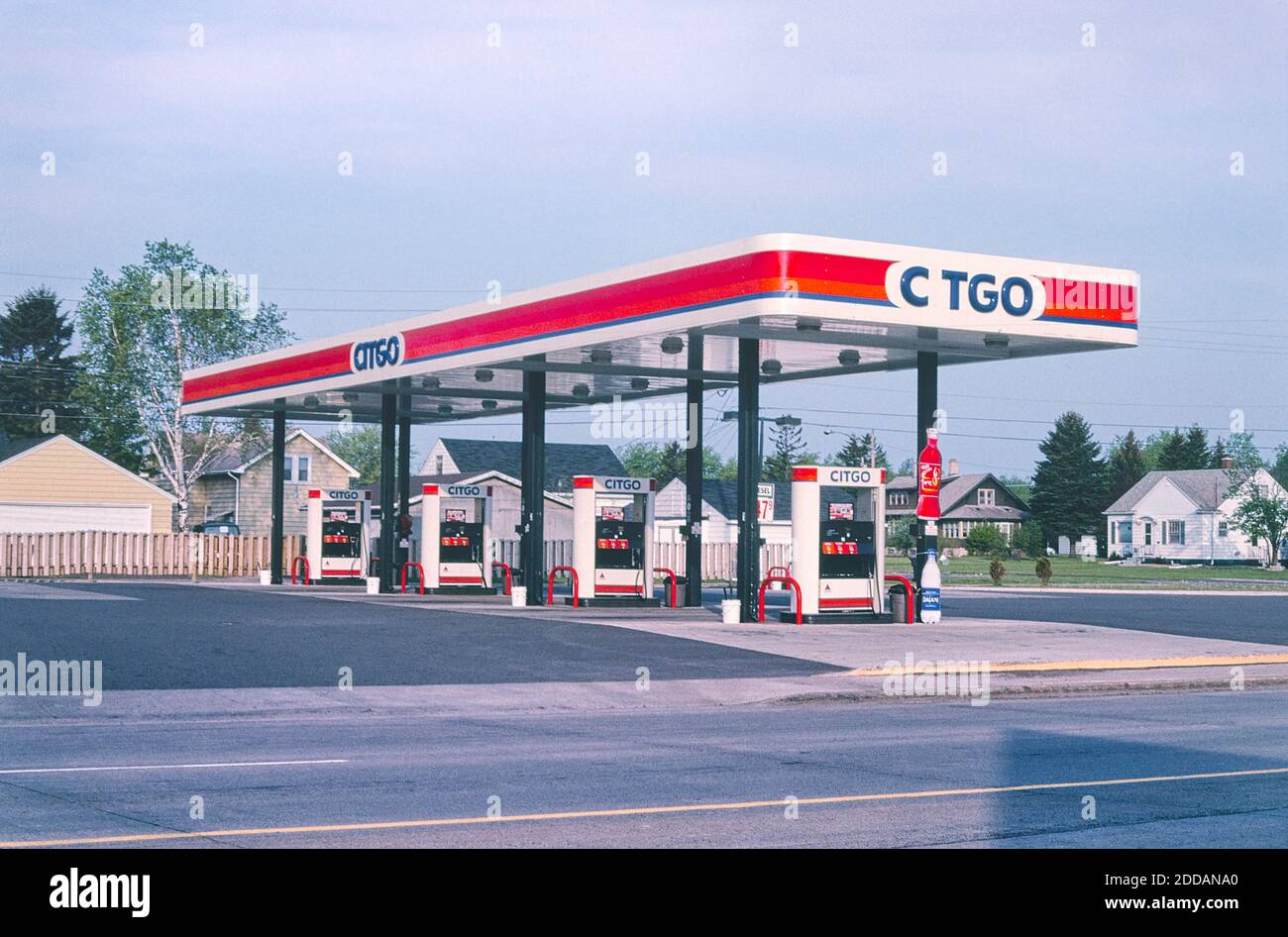 Citgo gas station, overall view, Route 2, Superior, Wisconsin, USA, John Margolies Roadside America Photograph Archive Stock Photo