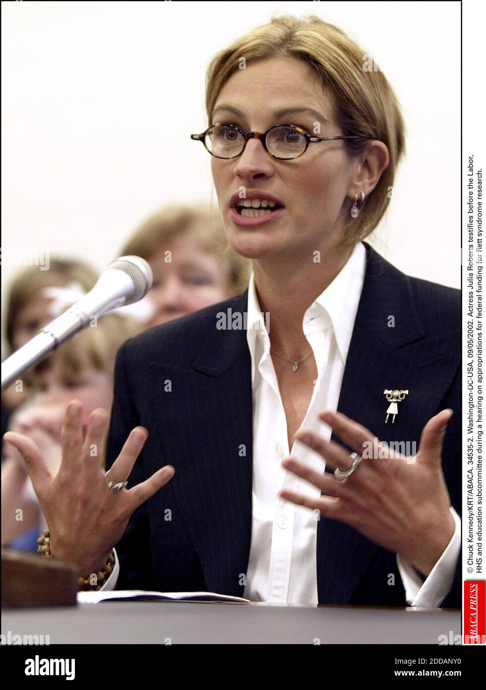 NO FILM, NO VIDEO, NO TV, NO DOCUMENTARY - © Chuck Kennedy/KRT/ABACA. 34535-2. Washington-DC-USA, 09/05/2002. Actress Julia Roberts testifies before the Labor, HHS and education subcommittee during a hearing on appropriations for federal funding for Rett syndrome research. Stock Photo