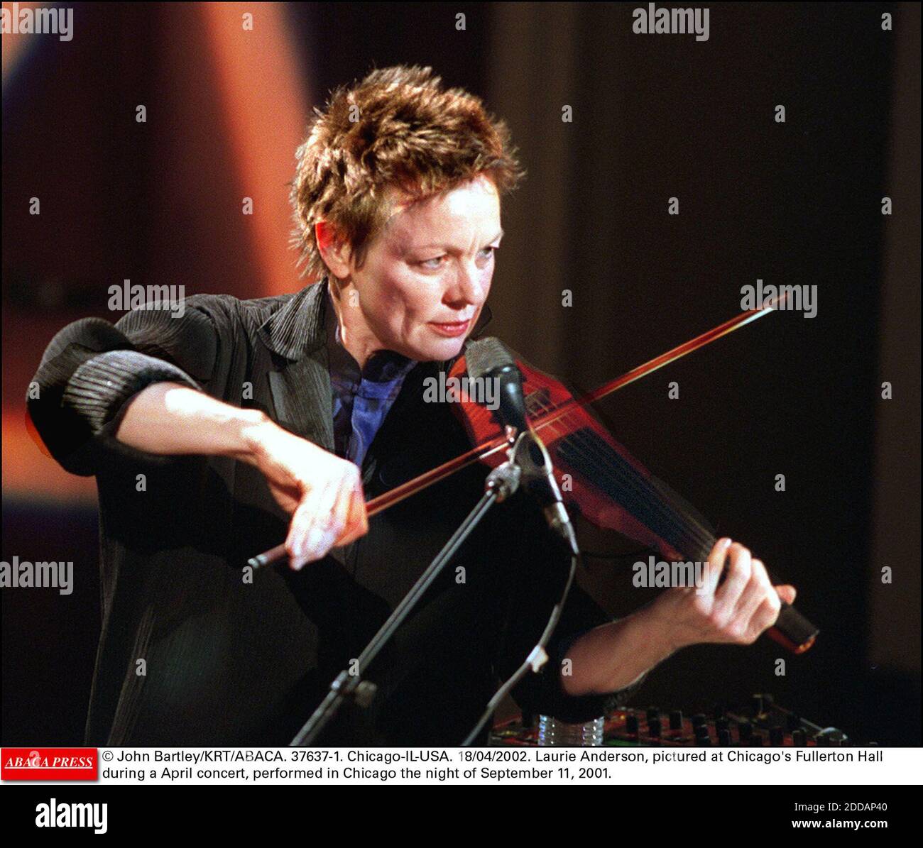 NO FILM, NO VIDEO, NO TV, NO DOCUMENTARY - © John Bartley/KRT/ABACA. 37637-1. Chicago-IL-USA. 18/04/2002. Laurie Anderson, pictured at Chicago's Fullerton Hall during a April concert, performed in Chicago the night of September 11, 2001. Stock Photo