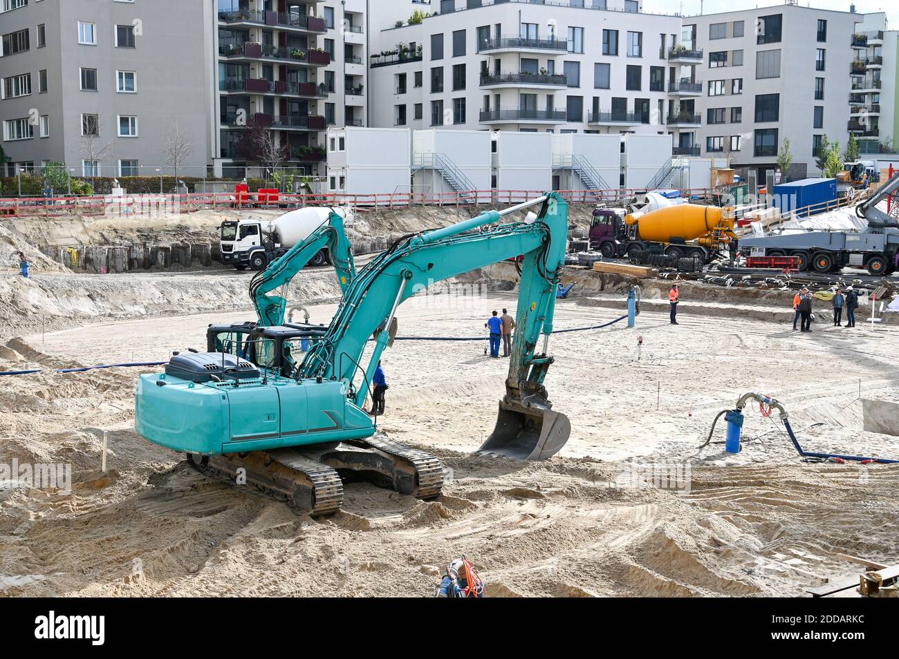 Construction Building site , worker excavator Stock Photo - Alamy