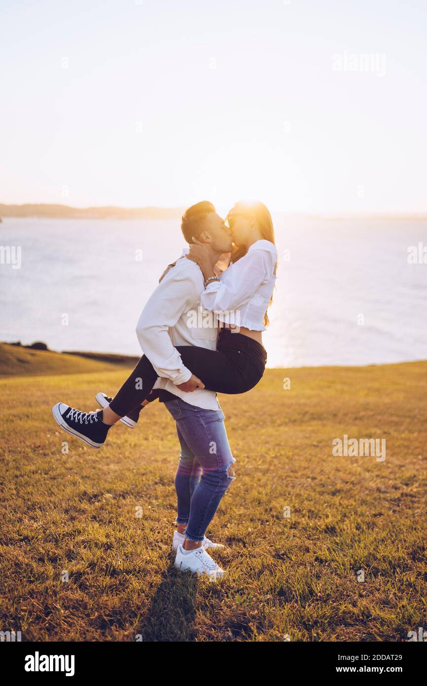 Boyfriend lifting girlfriend hires stock photography and images Alamy
