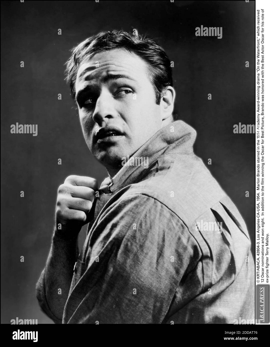 NO FILM, NO VIDEO, NO TV, NO DOCUMENTARY - © KRT/ABACA. 42804-3. Los Angeles-CA-USA, 1954. Marlon Brando starred in the 1954 Academy Award-winning drama On the Waterfront, which received 12 Oscar nominations and won eight. In addition to the film winning the Oscar for Best Picture, Brando was hono Stock Photo