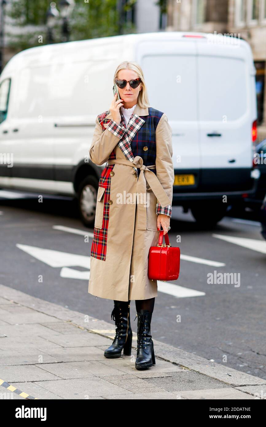Street style, arriving at Alexa Chung spring summer 2019 ready-to-wear  show, held at Bloomsbury square, in London, UK, on September 15, 2018.  Photo by Marie-Paola Bertrand-Hillion/ABACAPRESS.COM Stock Photo - Alamy