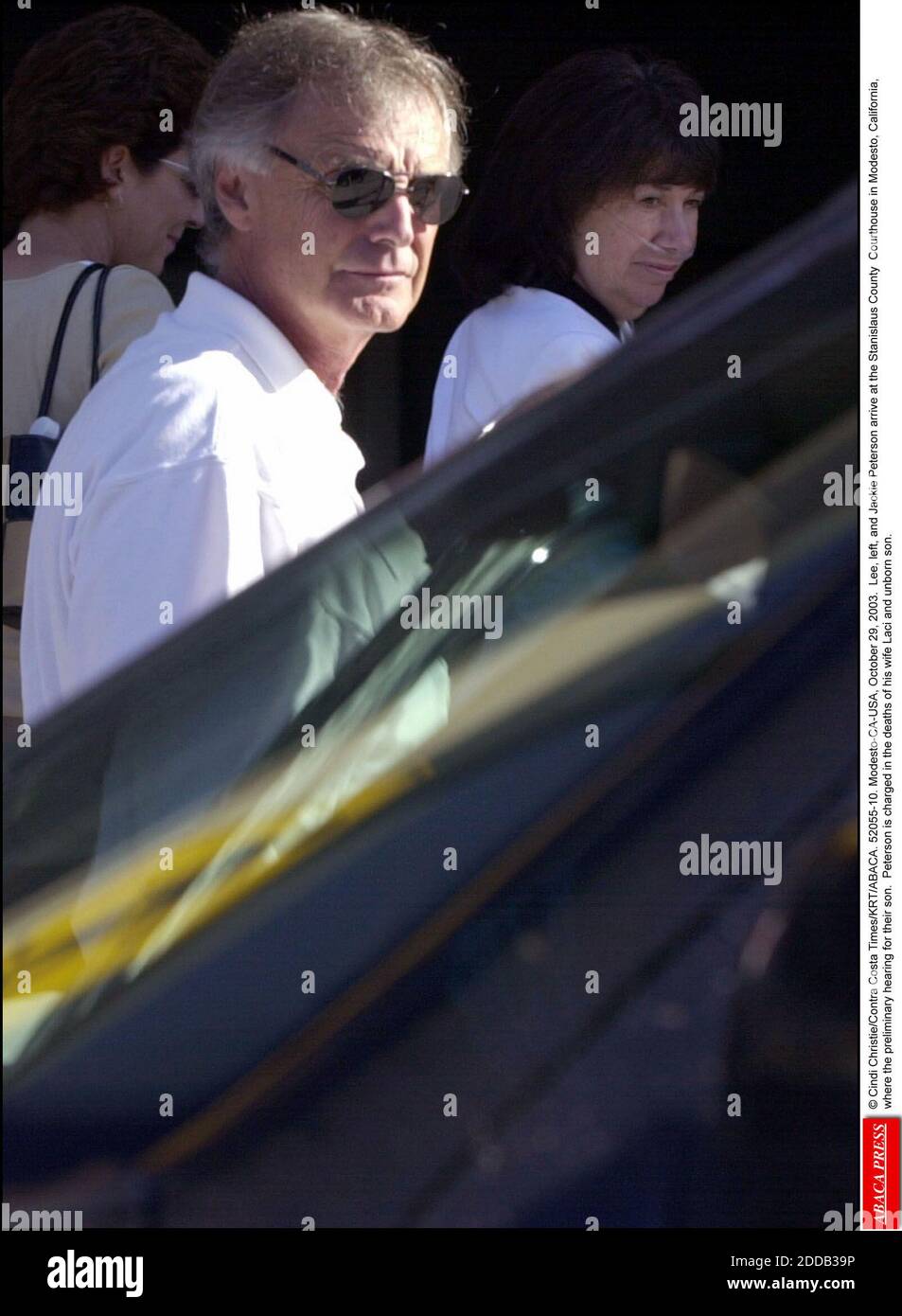 NO FILM, NO VIDEO, NO TV, NO DOCUMENTARY - © Cindi Christie/Contra Costa Times/KRT/ABACA. 52055-10. Modesto-CA-USA, October 29, 2003. Lee, left, and Jackie Peterson arrive at the Stanislaus County Courthouse in Modesto, California, where the preliminary hearing for their son. Peterson is charged i Stock Photo
