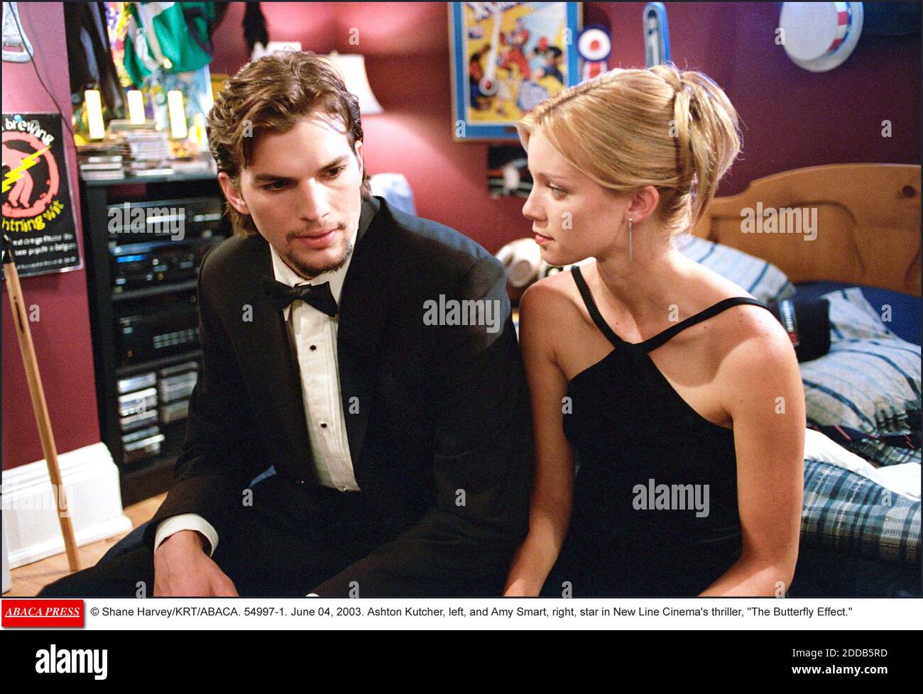 NO FILM, NO VIDEO, NO TV, NO DOCUMENTARY - © Shane Harvey/KRT/ABACA. 54997-1. June 04, 2003. Ashton Kutcher, left, and Amy Smart, right, star in New Line Cinema's thriller, The Butterfly Effect. Stock Photo