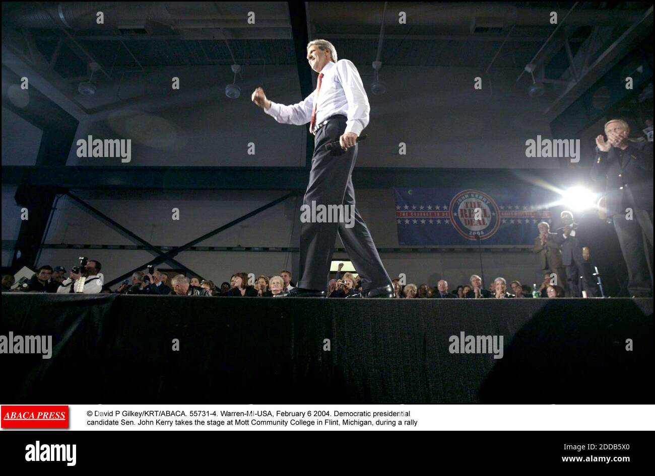 NO FILM, NO VIDEO, NO TV, NO DOCUMENTARY - © David P Gilkey/KRT/ABACA. 55731-4. Warren-MI-USA, February 6 2004. Democratic presidential candidate Sen. John Kerry takes the stage at Mott Community College in Flint, Michigan, during a rally Stock Photo