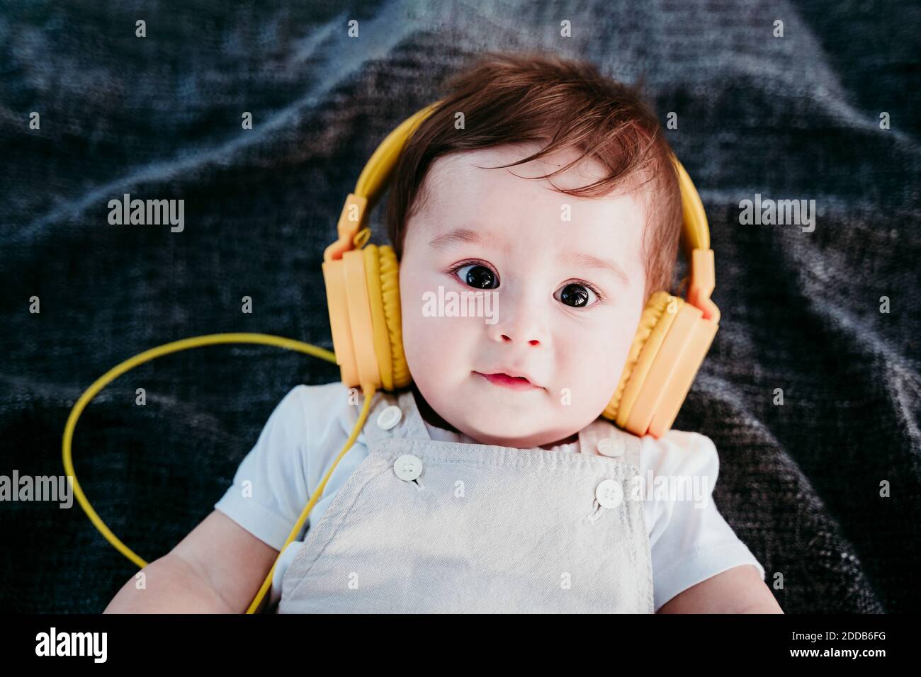 Baby with headphones on smiling hi-res stock photography and images - Page  4 - Alamy