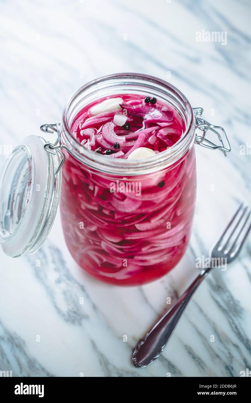 Pickled pink onion chopped hires stock photography and images Alamy