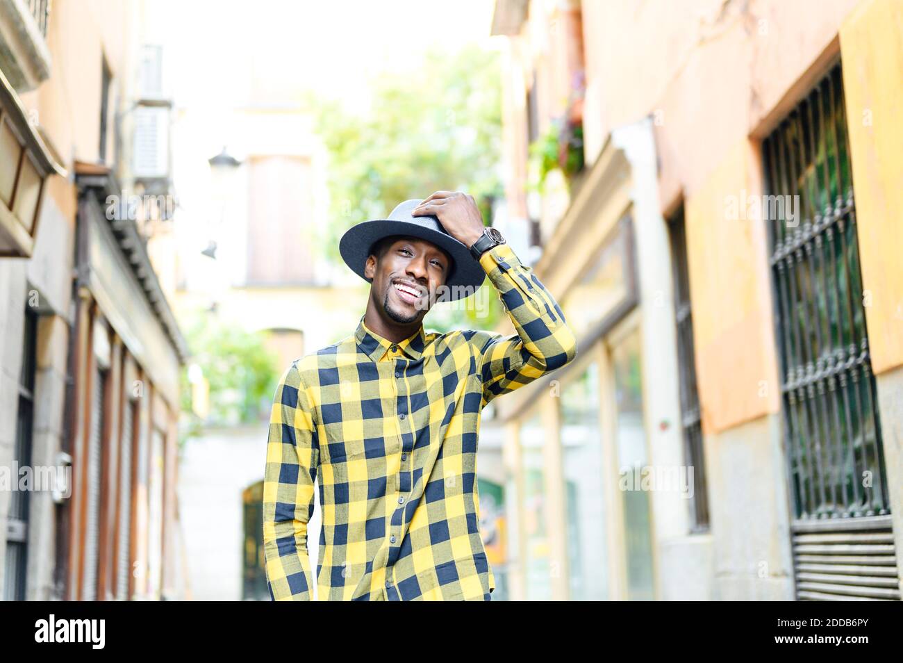 African hat hi-res stock photography and images - Alamy