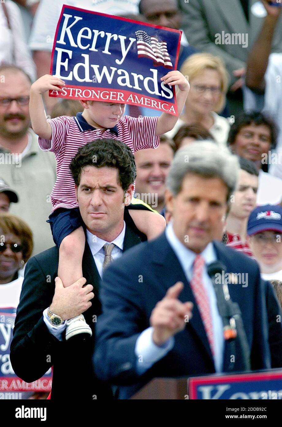 NO FILM, NO VIDEO, NO TV, NO DOCUMENTARY - Four-year-old Jack Edwards shows  his support for his father, John and Democratic Presidential hopeful John  Kerry as Kerry and his newly-selected running mate