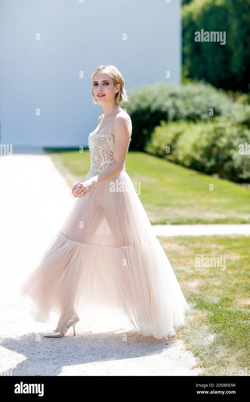 Street style, Emma Roberts arriving at Dior Fall-Winter 2018-2019 Haute  Couture show held at Musee Rodin, in Paris, France, on July 2nd, 2018.  Photo by Marie-Paola Bertrand-Hillion/ABACAPRESS.COM Stock Photo - Alamy