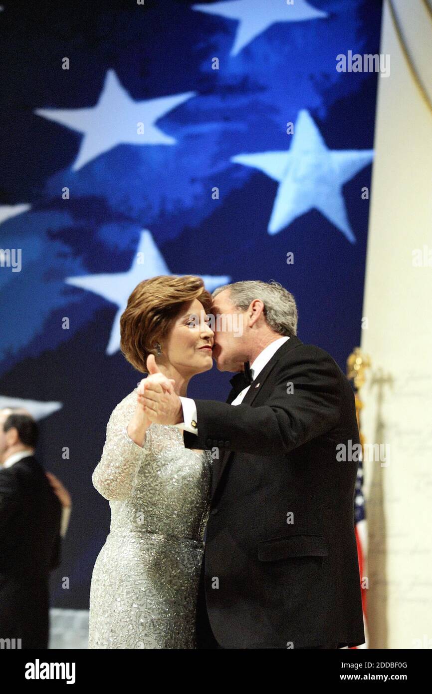 NO FILM, NO VIDEO, NO TV, NO DOCUMENTARY - President George W. Bush dances with first lady Laura Bush at the Patriot Ball at the Washington Convention Center in Washington, DC, USA, on January 20, 2005. Photo by Chuck Kennedy/US News Story Slugged/KRT/ABACA. Stock Photo