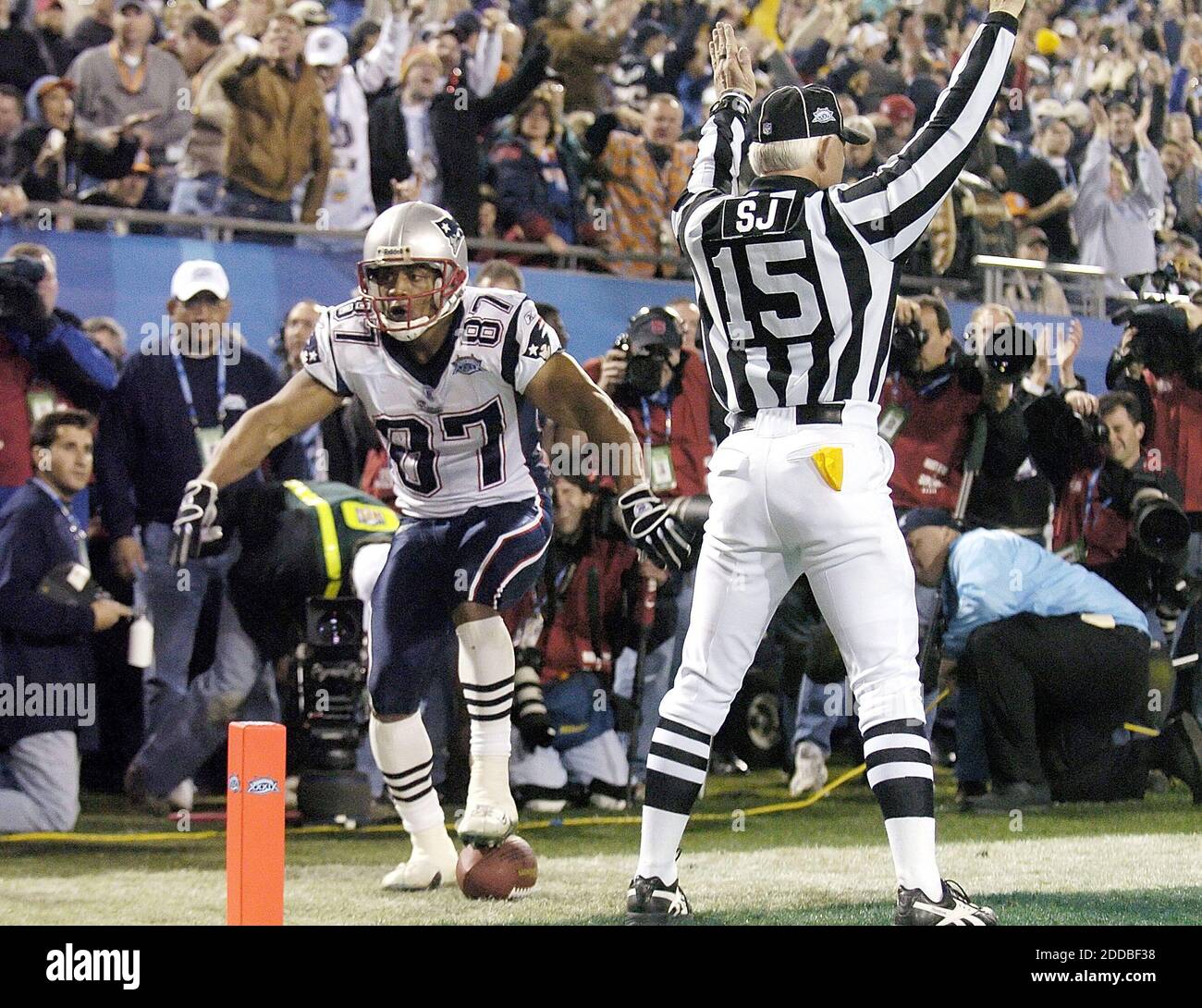 Super bowl xxxix hi-res stock photography and images - Alamy