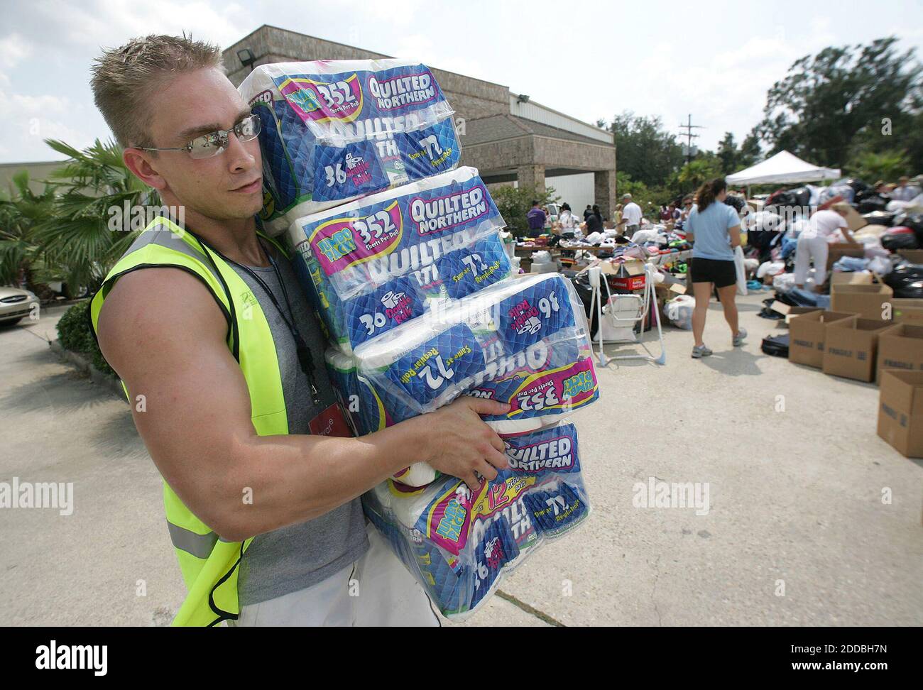 Hurricane supplies toilet paper hires stock photography and images Alamy
