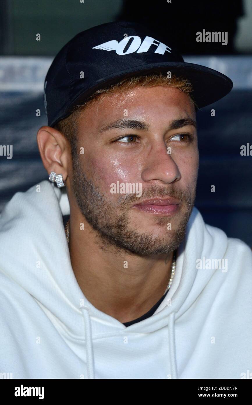 Neymar fashion hi-res stock photography and images - Alamy