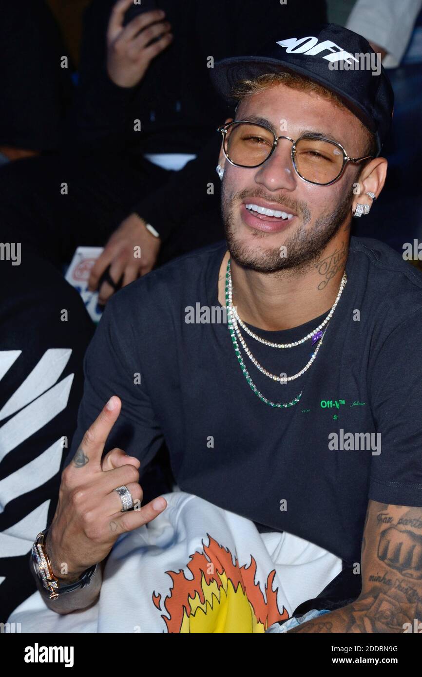 Neymar fashion hi-res stock photography and images - Alamy