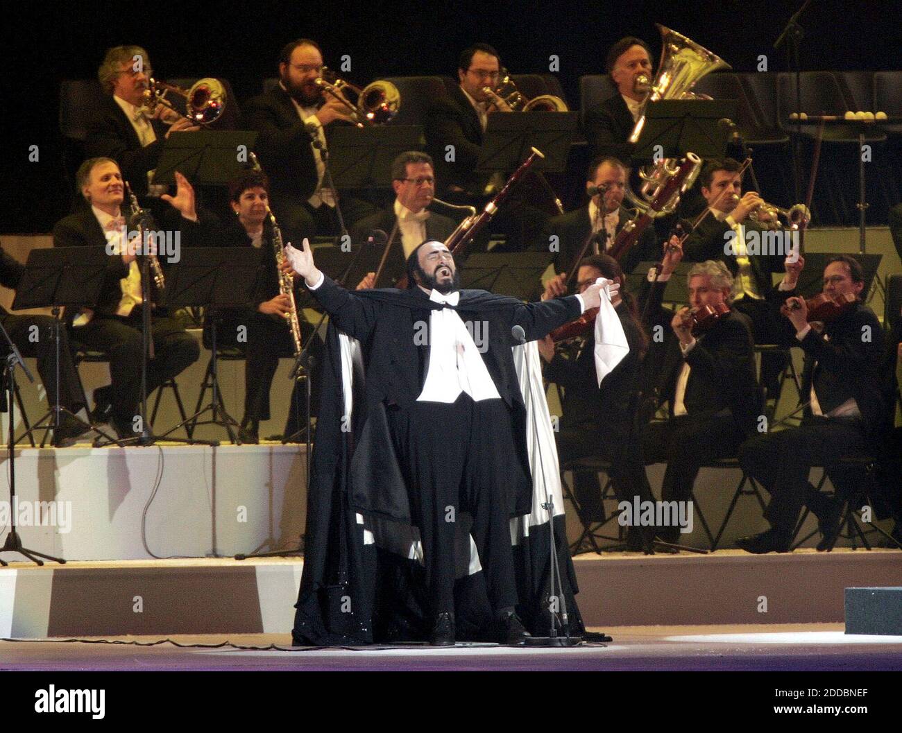 NO FILM, NO VIDEO, NO TV, NO DOCUMENTARY - Italian singer Luciano Pavarotti sings on stage at the Olympic Stadium during the opening ceremonies of the 2006 Winter Olympics in Turin, Italy on February 10, 2006. Photo by Gary Reyes/San Jose Mercury News/KRT/CAMELEON/ABACAPRESS.COM Stock Photo