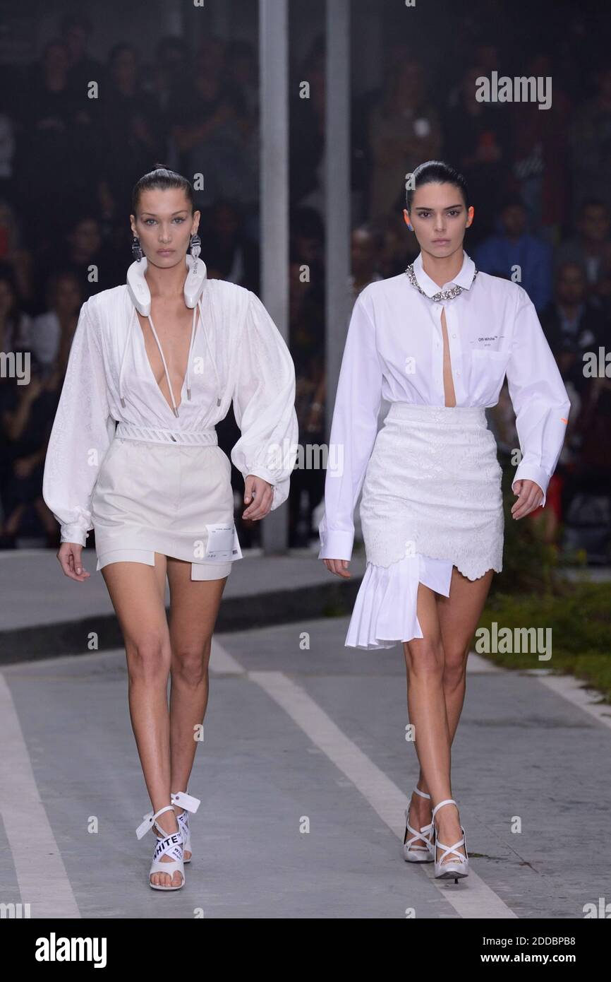 Bella Hadid and Kendall Jenner walk the runway during the Off White Fashion Show as part of Paris Fashion Week Womenswear Spring summer 2019 held in Paris France on september 27