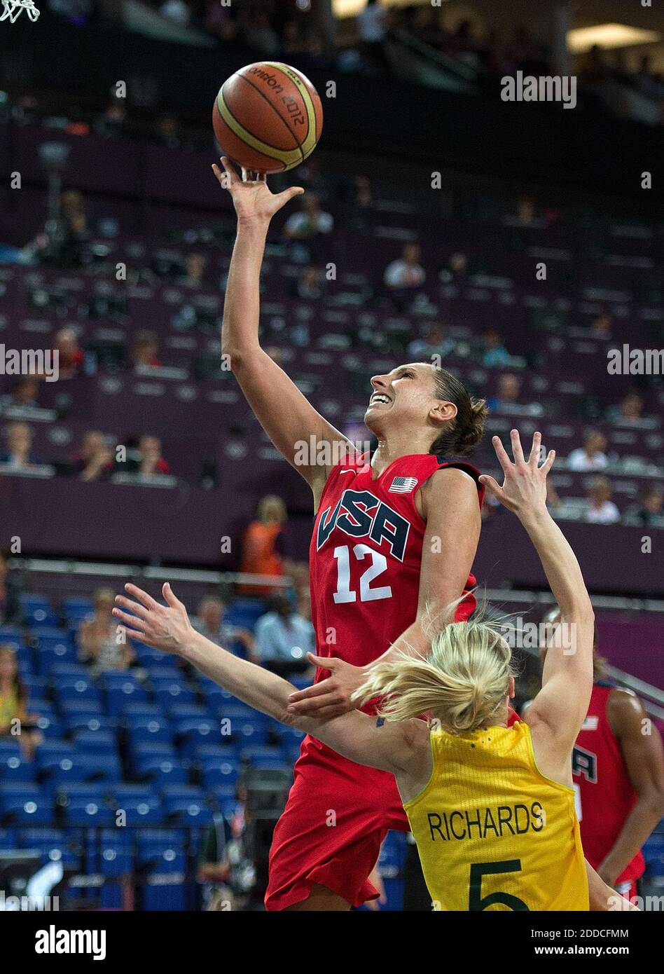Diana taurasi gold medal hi-res stock photography and images - Alamy