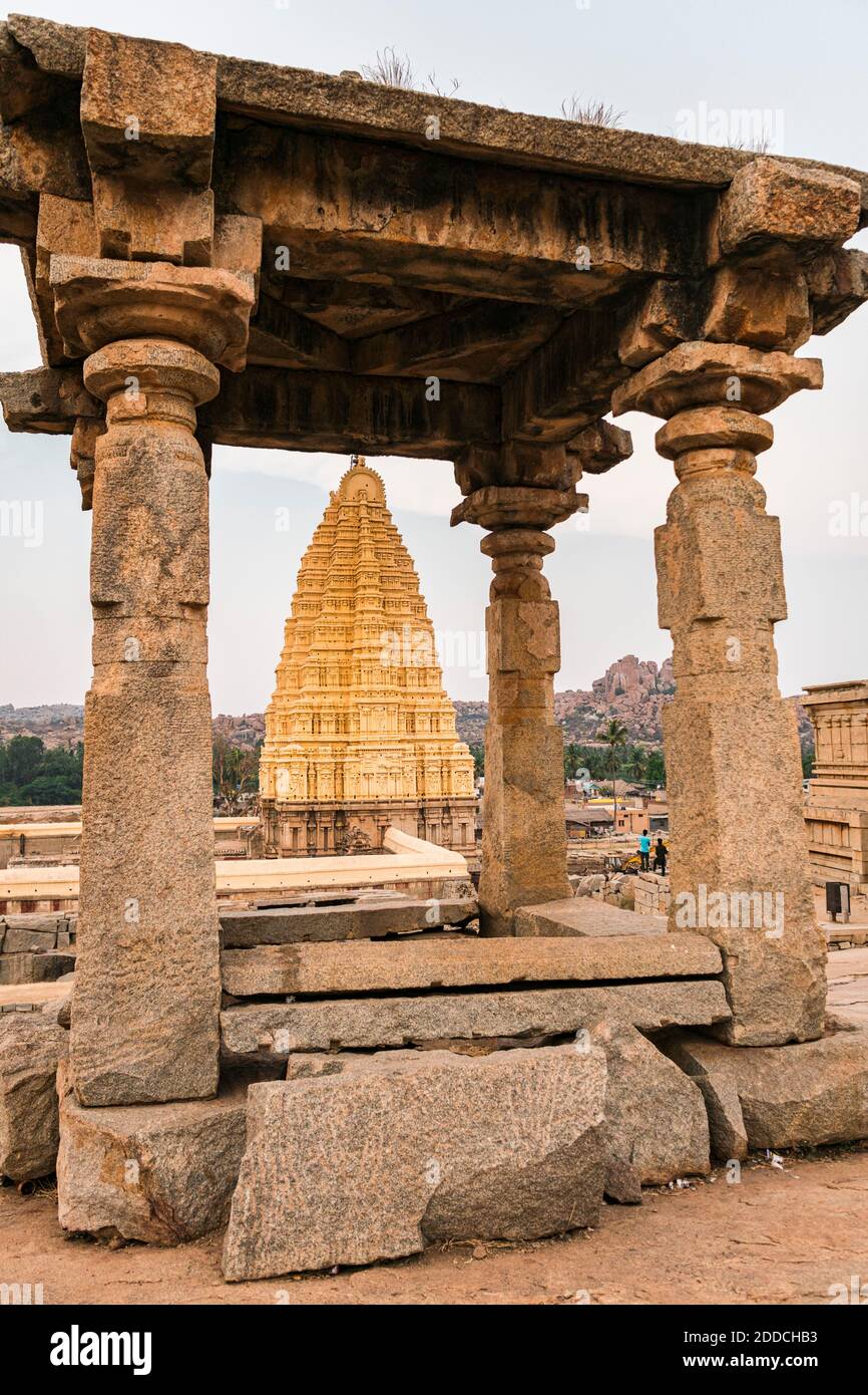 India, Karnataka, Hampi, Architecture of ancient Virupaksha Temple Stock Photo