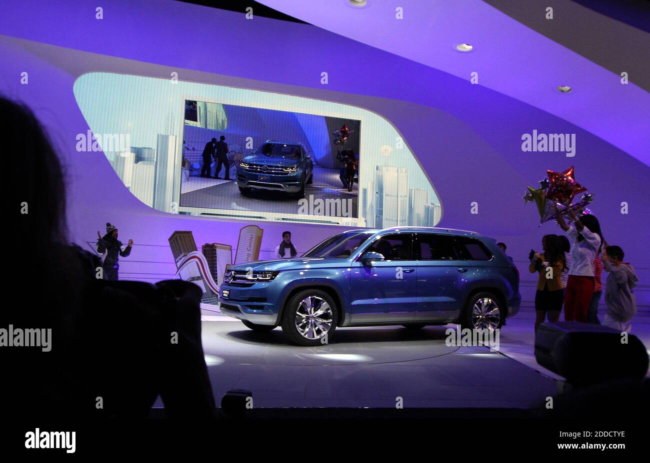Mid Size Suv High Resolution Stock Photography And Images Alamy