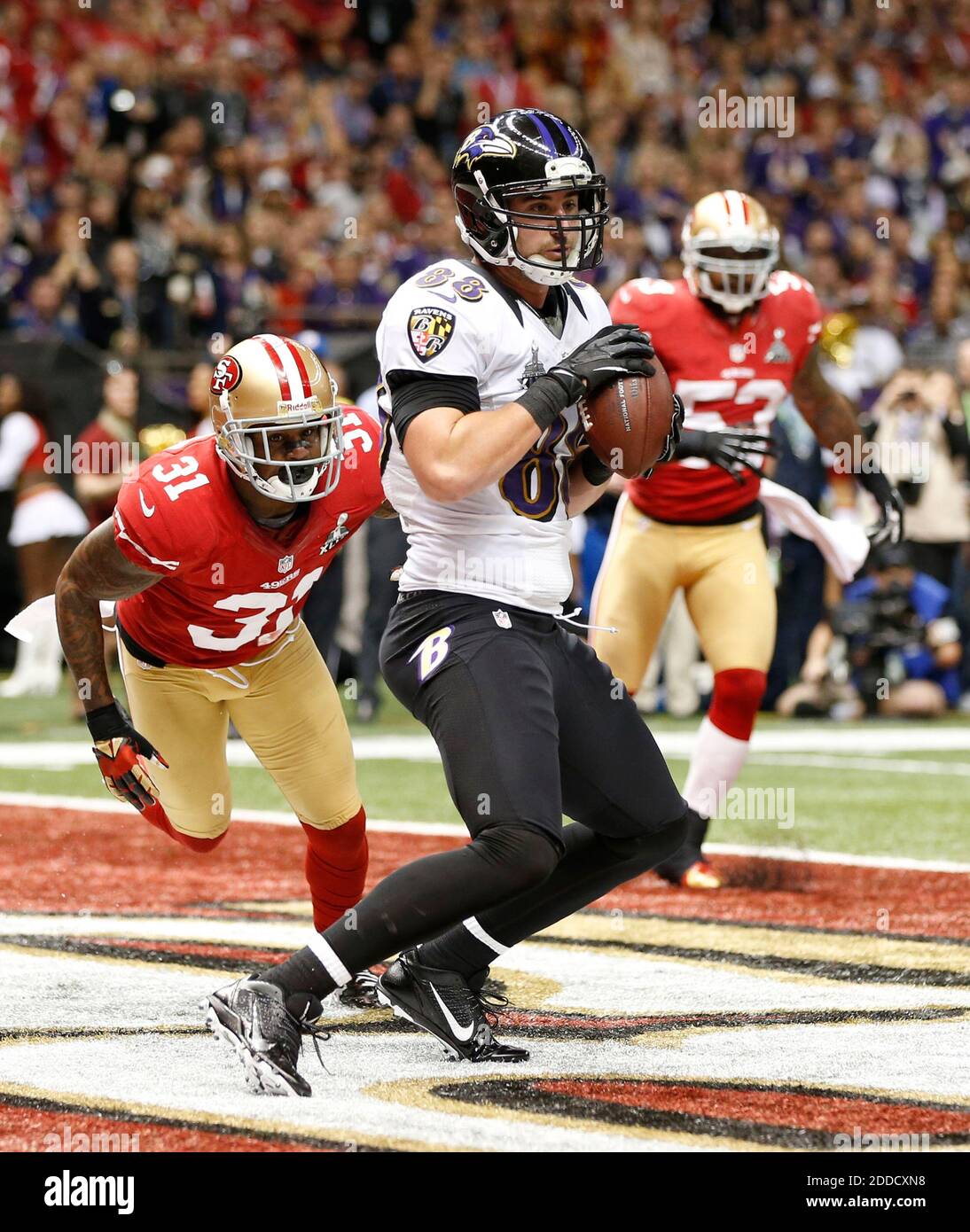 NO FILM, NO VIDEO, NO TV, NO DOCUMENTARY - Dennis Pitta (88) of the Baltimore Ravens pulls in a 1-yard touchdown pass in the second quarter against the San Francisco 49ers in Super Bowl XLVII at the Mercedes-Benz Superdome in New Orleans, Louisiana, USA, Sunday, February 3, 2013. Photo by Mark Cornelison/Lexington Herald-Leader/MCT/ABACAPRESS.COM Stock Photo