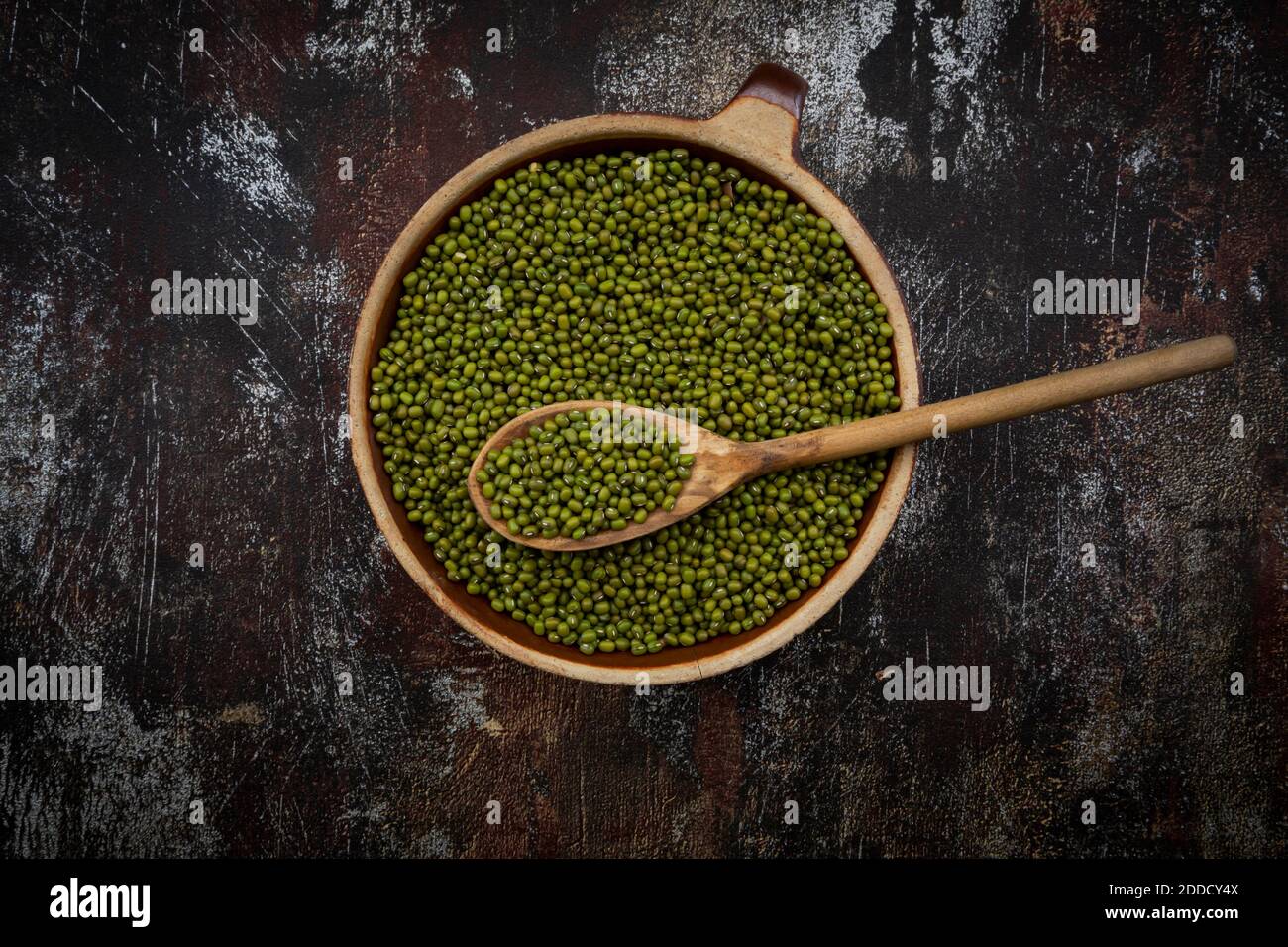 Bowl of fresh mung beans (Vigna radiata) Stock Photo