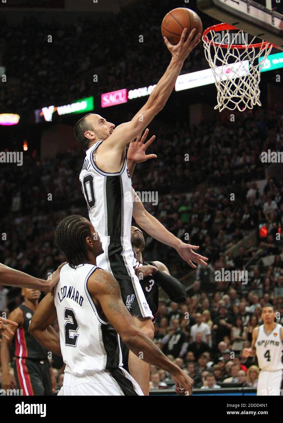 Manu Ginobili is Spur of the moment after this dunk during first half of  Game 5 of NBA Finals; Watch this 