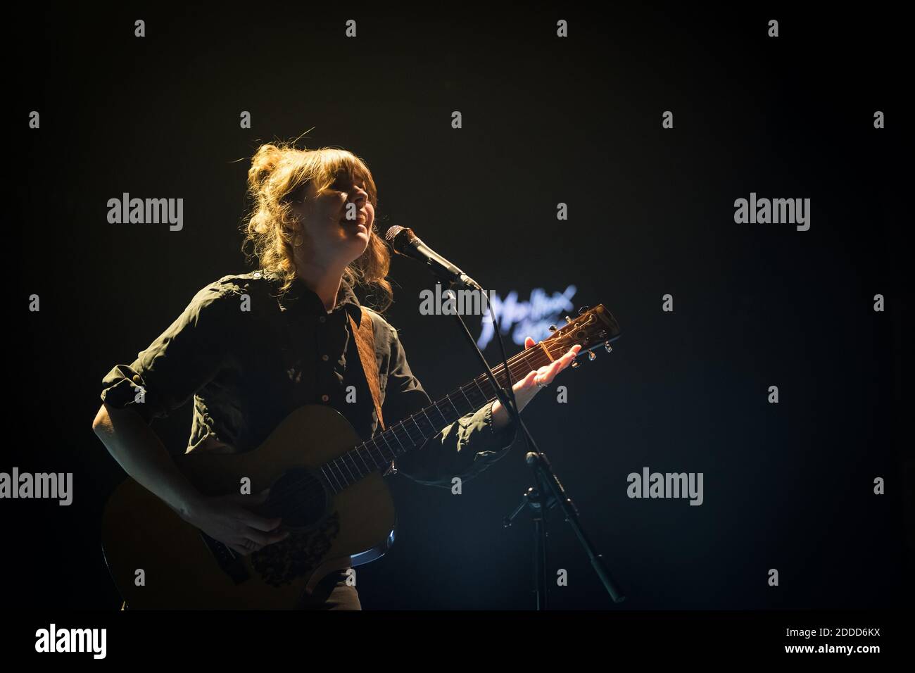 Emma Ruth Rundle Guitars Emma ruth rundle hi-res stock photography and images - Alamy
