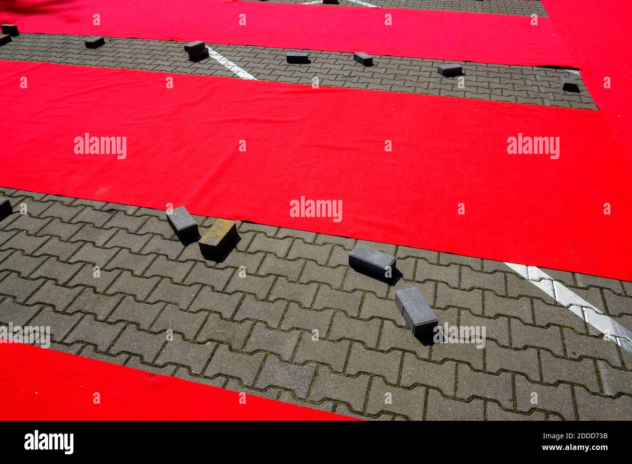 Line Through Ground Horizontal ground line hi-res stock photography and images - Alamy