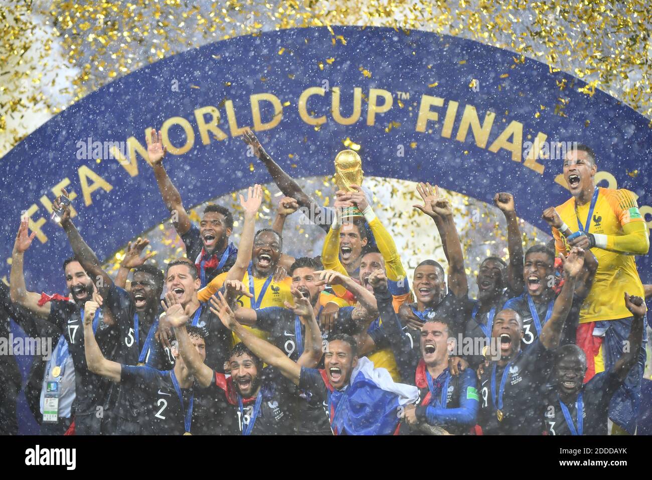 FRANCE 98 FIFA WORLD CUP 記念ライターとキーホルダー FIFA WORLD CUP FRANCE 98 ZIPPO - メルカリ