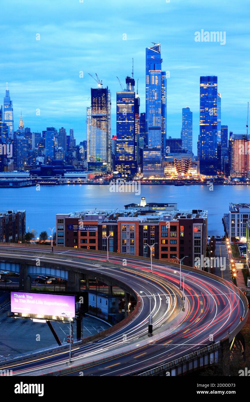 The Twilight View Of The Skyline Of Midtown Manhattan Of New York City With Hudson River And Lincoln Tunnel Helix Loop In Weehawken New Jersey In Foreground New Jersey Usa Stock Photo Alamy