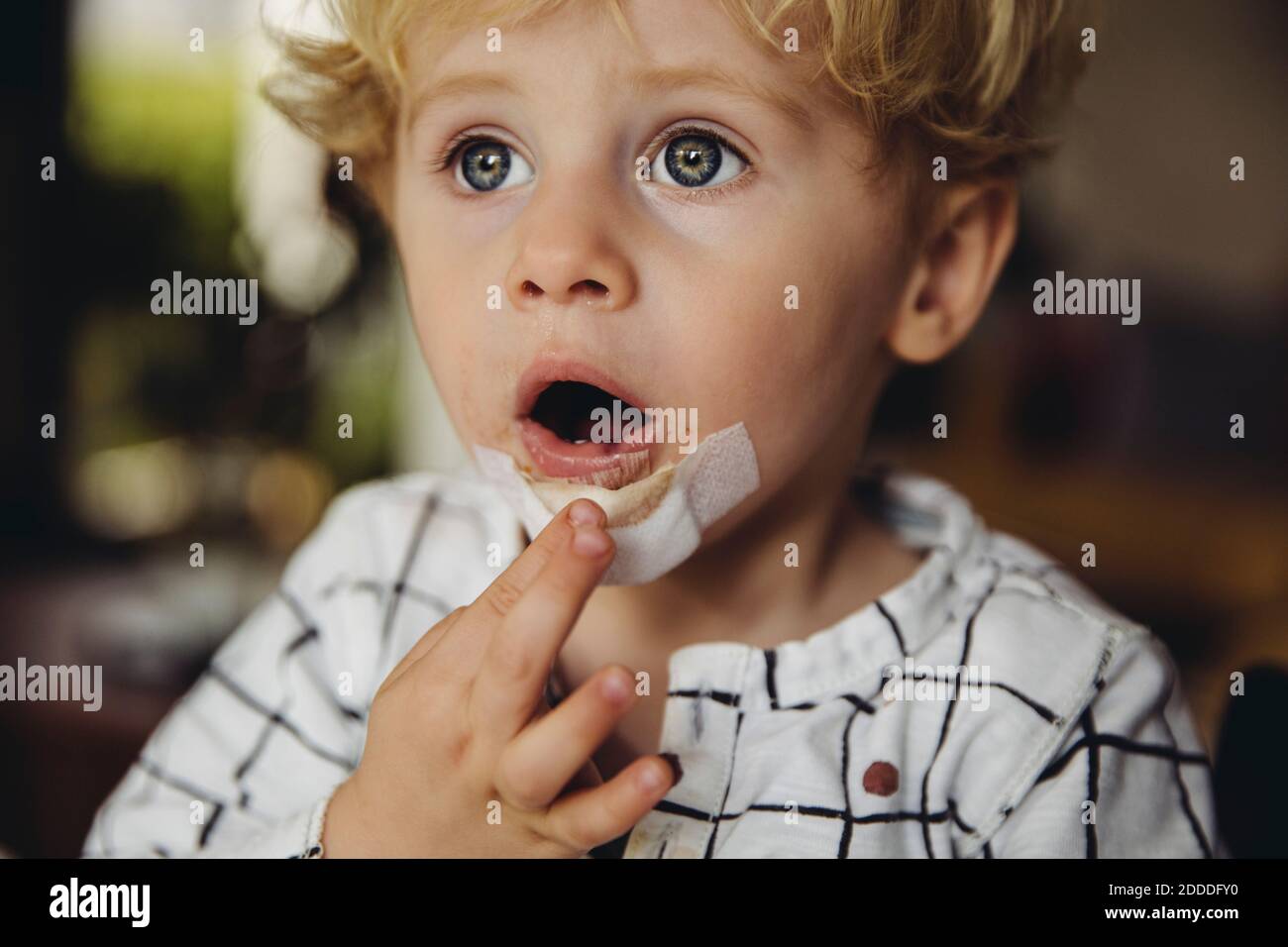 Injury dressing on head hires stock photography and images Alamy