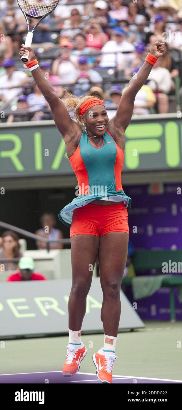 NO FILM, NO VIDEO, NO TV, NO DOCUMENTARY - Serena Williams celebrates after defeating Li Na in the finals of the Sony Open in Key Biscayne, FL, USA on March 29, 2014. Williams won her seventh Sony title, 7-5, 6-1. Photo by Al Diaz/Miami Herald/MCT/ABACAPRESS.COM Stock Photo