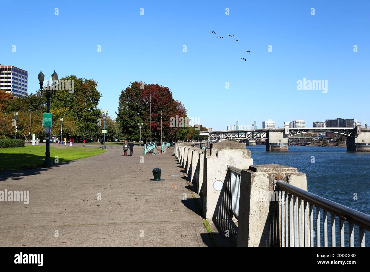Waterfront park trail portland hires stock photography and images Alamy