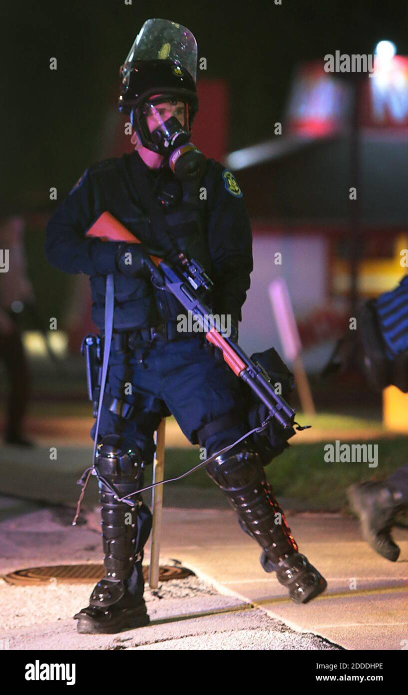 📍 El gobernador de Missouri, Mike Kehoe, firmó un acuerdo con ICE bajo el  programa 287(g) para que la Patrulla de Carreteras del Estado (MSHP) ayude  en la aplicación de leyes migratorias. #, image size:817x1390